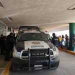 Conductor se estrella contra un poste en la carretera Cancún-Puerto Morelos