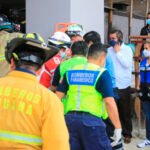 Transportistas se pelean por los pasajeros en el aeropuerto de Cancún
